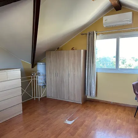 Apartament Sam Sidárion